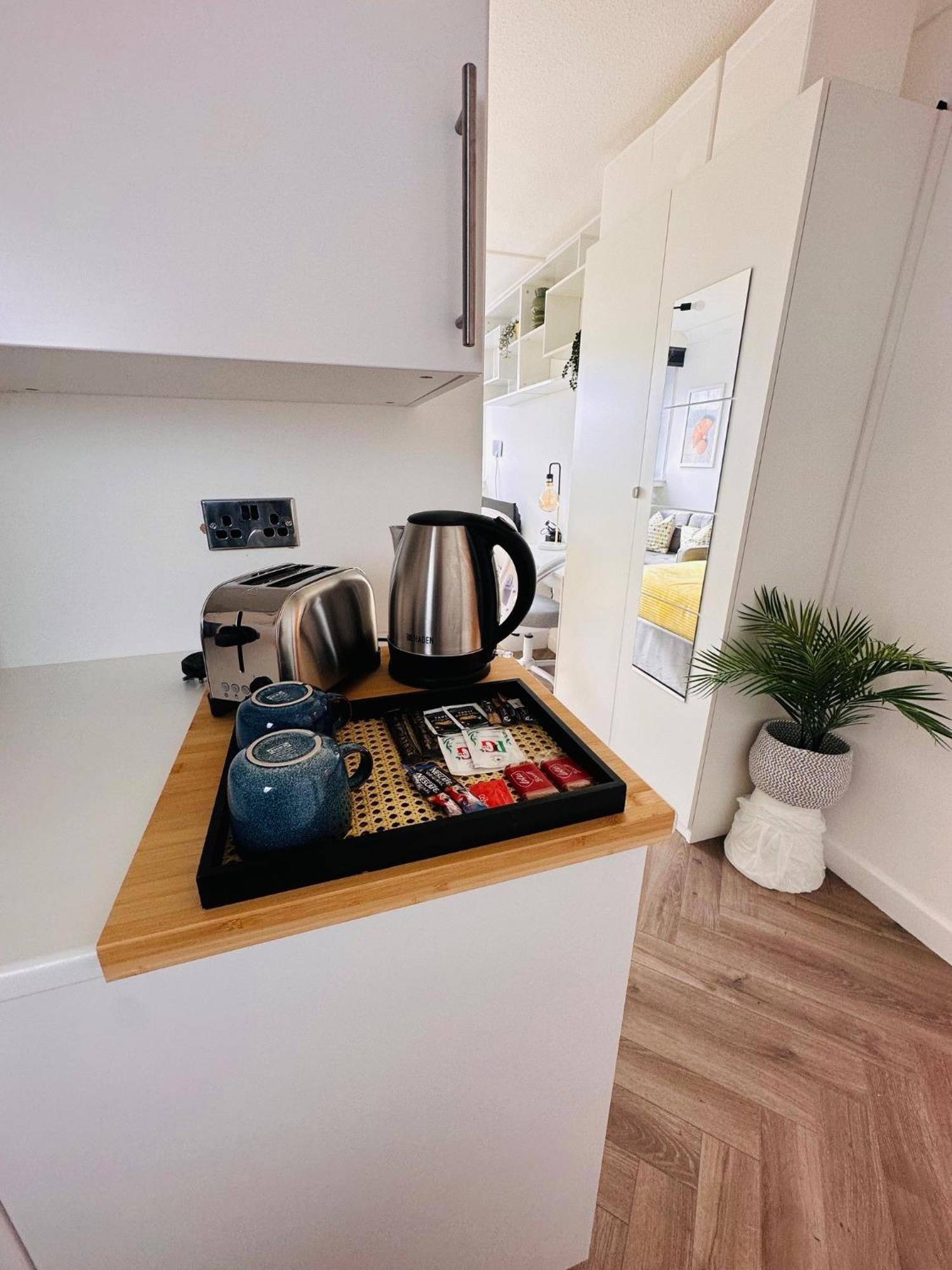 R1 - Private Room In Modern Shared Apartment, Each With Kitchenette, Central เบอร์มิงแฮม ภายนอก รูปภาพ